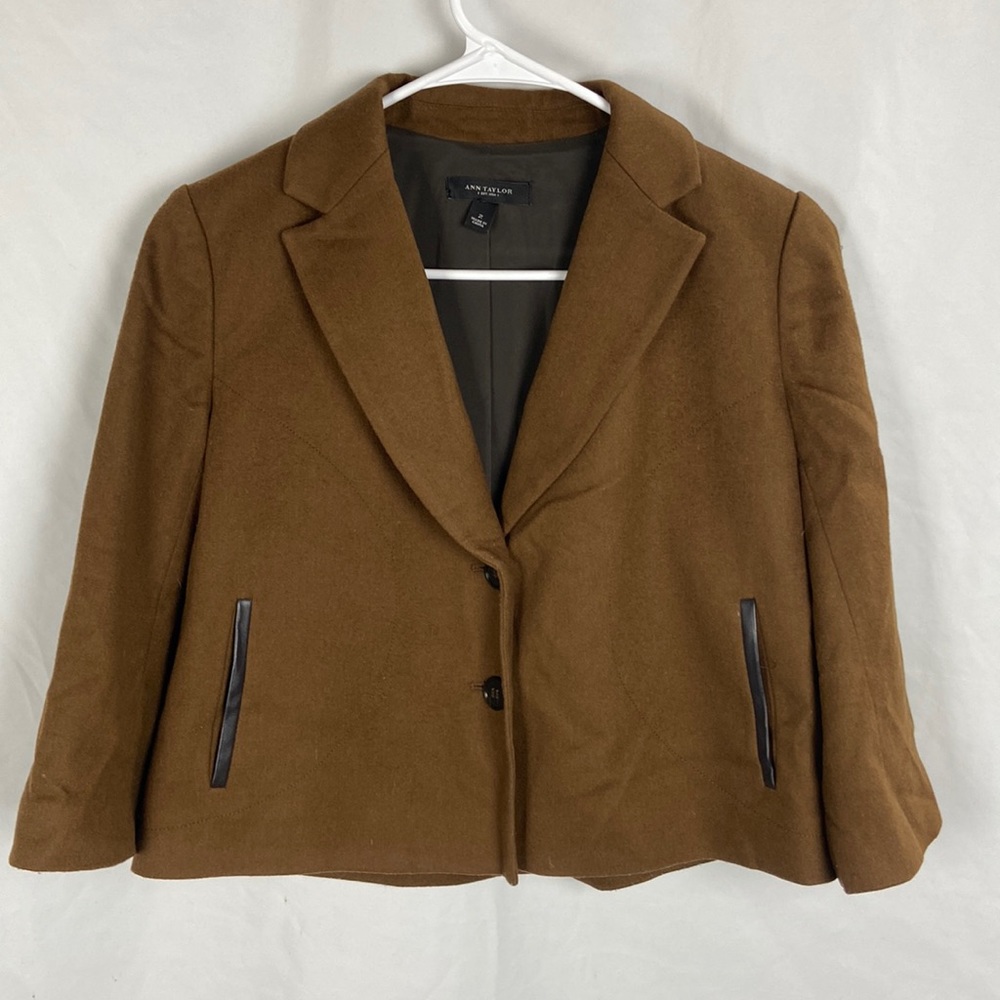 EUC Ann Taylor Cropped Brown Faux Leather Detail Wool Blend Swing Blazer -Size 2